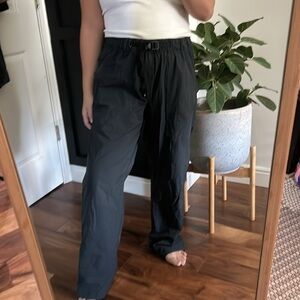 UO X Without Walls Cropped Nylon Trail Pants. Size S Unisex